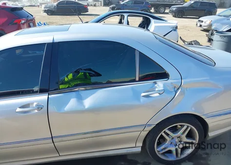 2006 Mercedes-Benz S 430 z USA, uszkodzony, nr VIN WDBNG70J66A462471